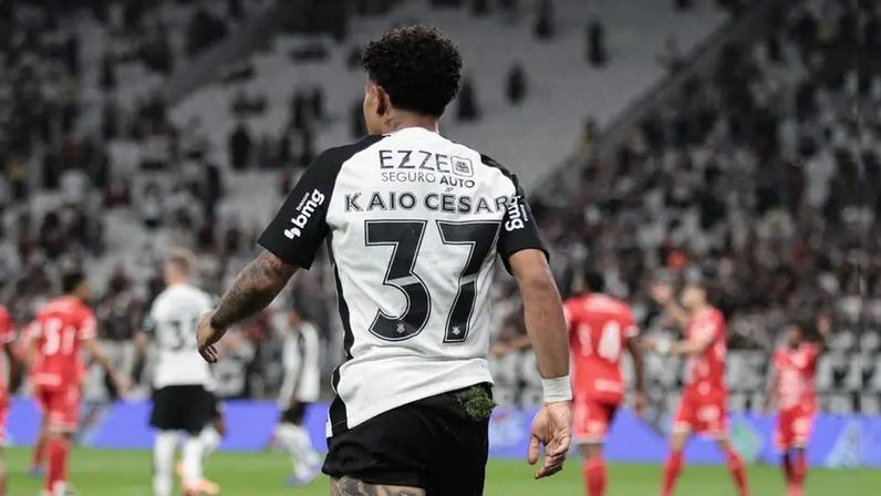 Kaio César preocupa a comissão técnica do Corinthians (Foto: Peter Leone/O Fotografico/Gazeta Press)