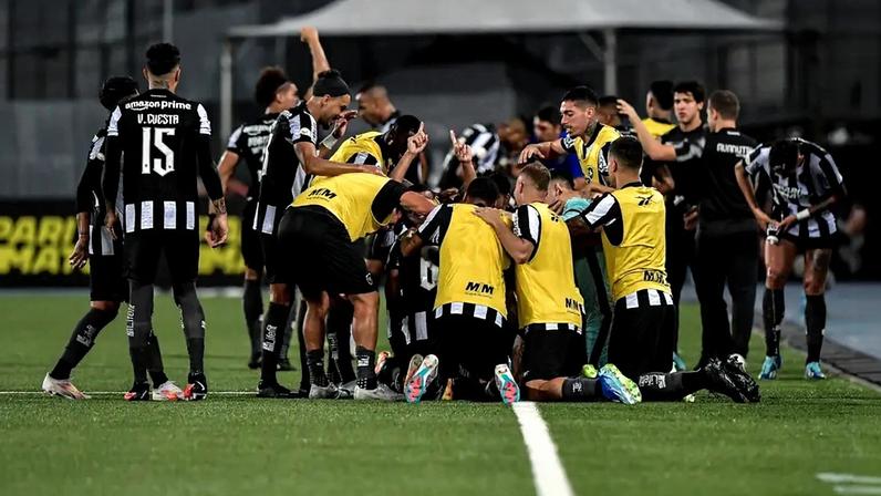 Botafogo liderou o Brasileirão de 2023 até a 34ª rodada (Foto: Thiago Ribeiro/AGIF/Gazetapress)