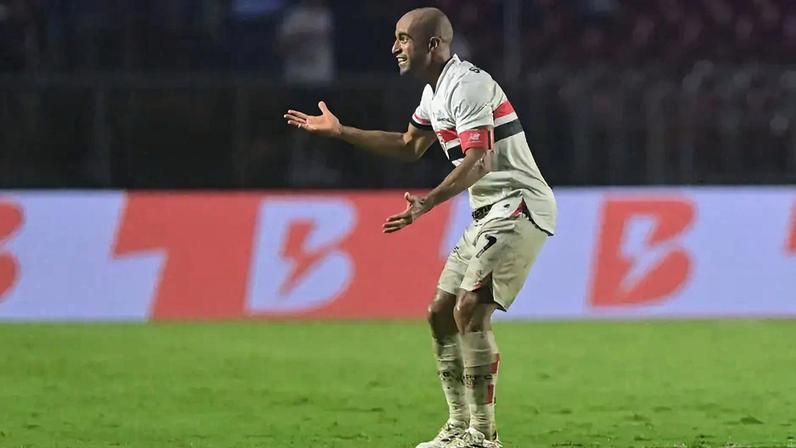 Lucas Moura volta a ser esperança para o São Paulo