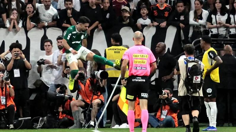 Comemoração de Flaco López no gol de plameiras (Foto: Peter Leone/Ofotografico/Gazeta Press)
