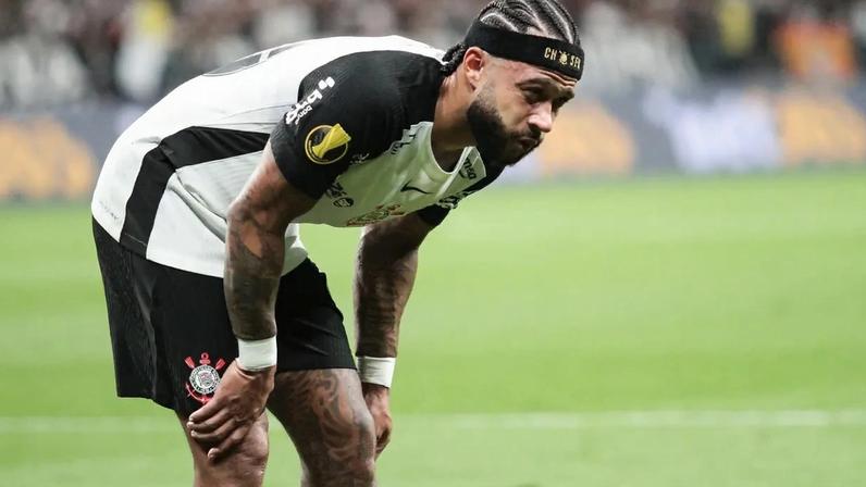 Memphis Depay errou pênalti diante do Palmeiras (Foto: Peter Leone/O Fotografico/Gazeta Press)