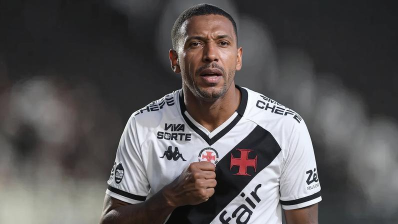 Robert Renan na partida entre Vasco e Vitória (Foto: Thiago Ribeiro/Agif/Gazeta Press)