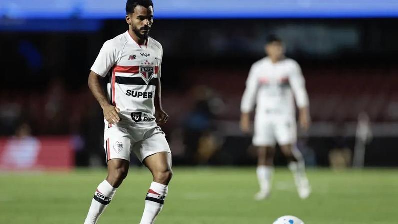 São Paulo cresce e o meio de campo passa a ditar o ritmo da equipe