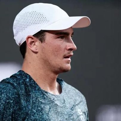 Calor extremo adia semifinal e jogo de João Fonseca no Rio Open