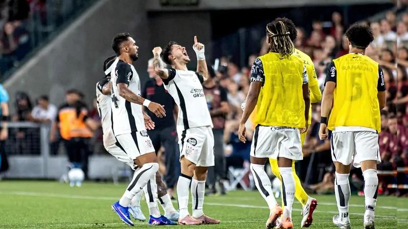 Garro faz golaço e Corinthians vence Athletico-PR no Brasileirão