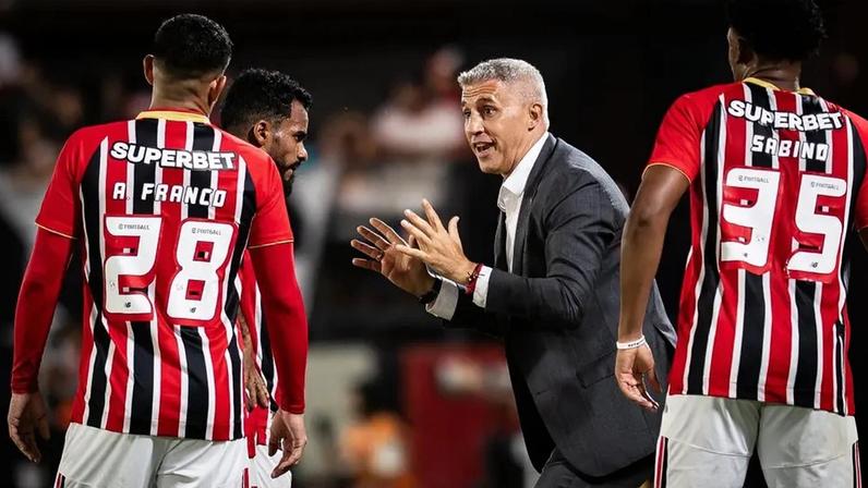 Crespo sempre fez uma metáfora sobre carro de corrida (Foto: Rebeca Schumacker/OfotogrÃ¡fico/Gazeta Press)