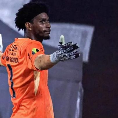 Portuguesa busca identificar torcedores que injuriaram Hugo Souza racialmente