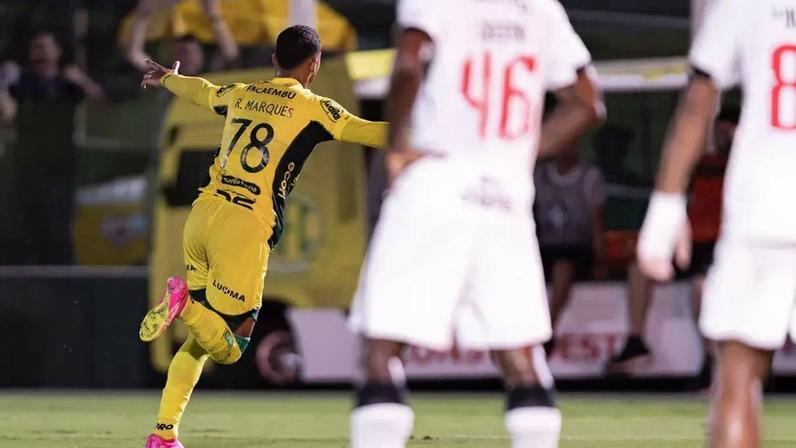 Renato Marques comemora gol marcado pelo Mirassol contra o Vasco (Foto: Douglas Moreti/Agência F8/Gazeta Press)