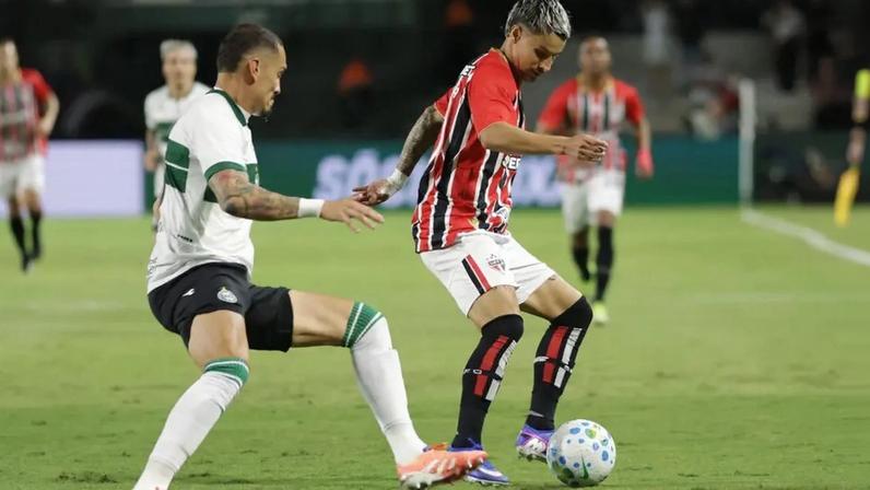 Coritiba e São Paulo se enfrentaram no Couto Pereira (Foto: João Heim/Zimel Press/Gazeta Press)