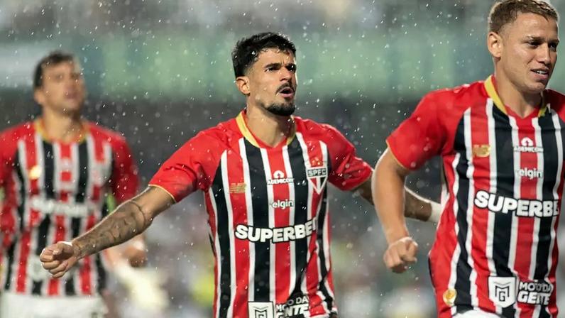 Cauly foi o nome da vitória contra o Coritiba (Foto: Eduardo Somer/Pera Photo Press/Gazeta Press)