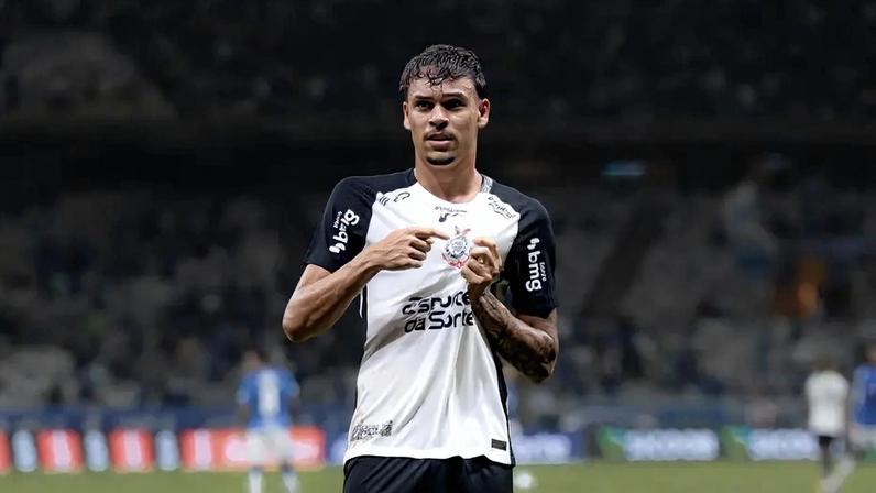 Tchoca celebra gol pelo Corinthians após negociação frustrada