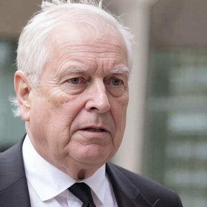 Polícia interroga agentes de proteção de Andrew sobre ligações com Epstein