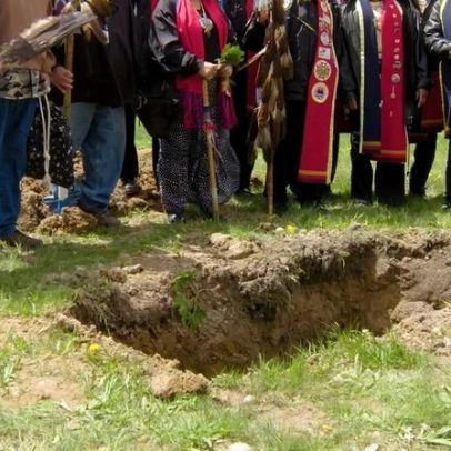 Documentário acompanha povos indígenas na recuperação de restos de ancestrais