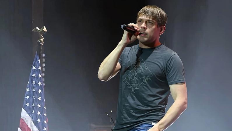 Brad Arnold, vocalista da 3 Doors Down, morre aos 47 anos
