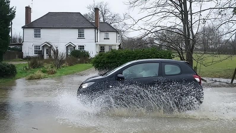Proibição de mangueiras permanece mesmo com janeiro chuvoso