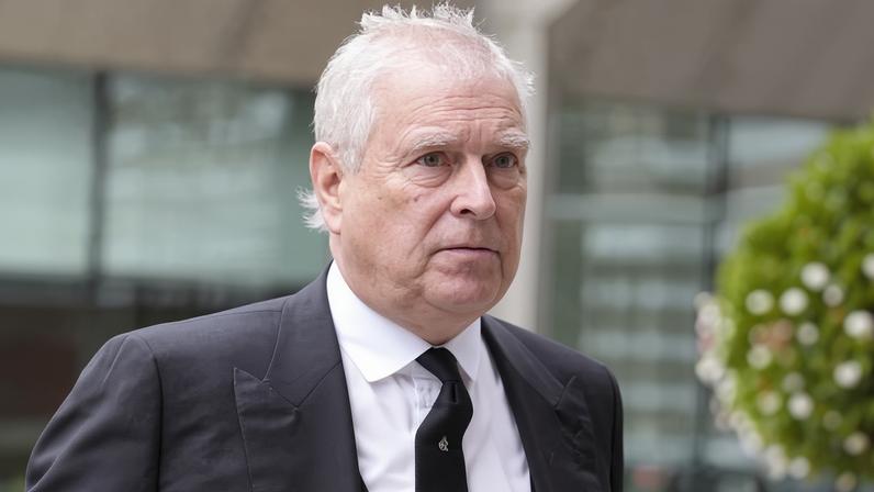 Príncipe Andrew pode abalar a monarquia, aponta podcast