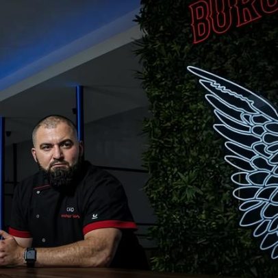 Tribunal determina que canto do fundador da Burgertory contra judeus incitou ódio