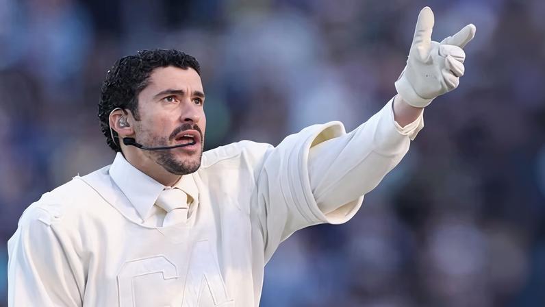 Análise do show do intervalo do Super Bowl de Bad Bunny celebra a alegria boricua