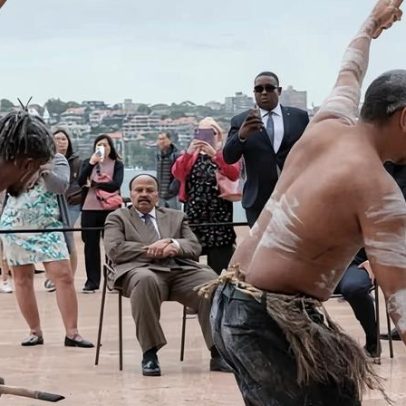 Nos EUA, o tecido social começa a ruir; palavras moldam nosso mundo