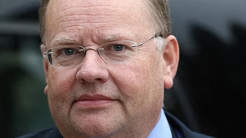 Liberal Democrats suspend Chris Rennard após nova investigação por assédio sexual