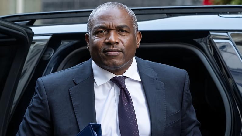 David Lammy amplia teto de sessões judiciais para reduzir backlog de casos