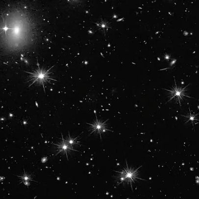 Astrônomos identificam galáxia com 99,9% de matéria escura