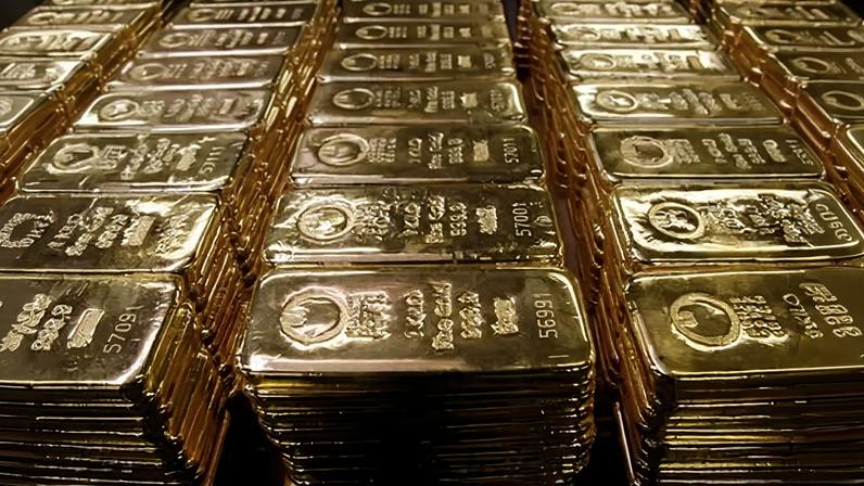 Gold fell 8% to $4,465 an ounce on Monday. Only last week its price rose to a record $5,600.