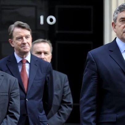 Pistas de familiaridade em suposto conluio de Mandelson com bancos em 2009