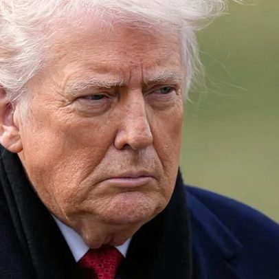 Deputada Yvette Clarke reage a postagem de Trump com retrato racista dos Obama