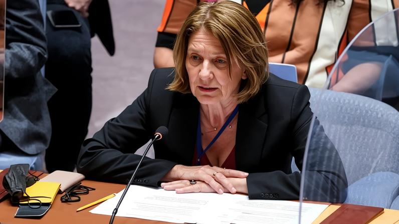 Dois diplomatas seniores da Noruega são investigados por vínculos com Epstein