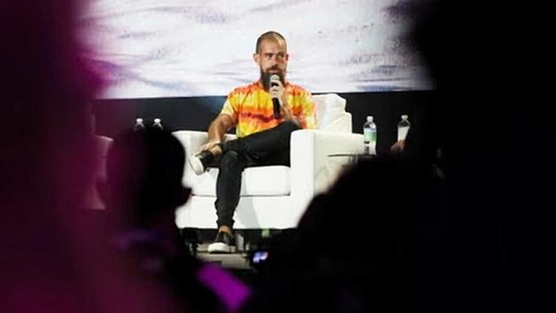 Block reduz quase metade da equipe à medida que IA substitui empregos