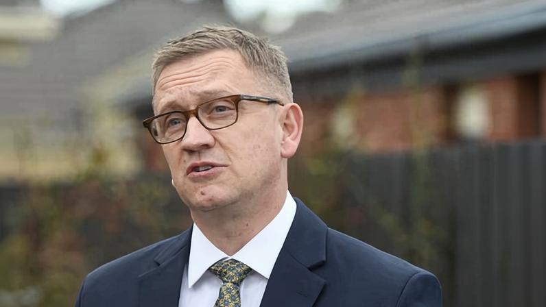 In a speech on Wednesday, the assistant minister for citizenship, customs and multicultural affairs, Julian Hill, will propose new efforts to promote better mixing of Australian children from different backgrounds.