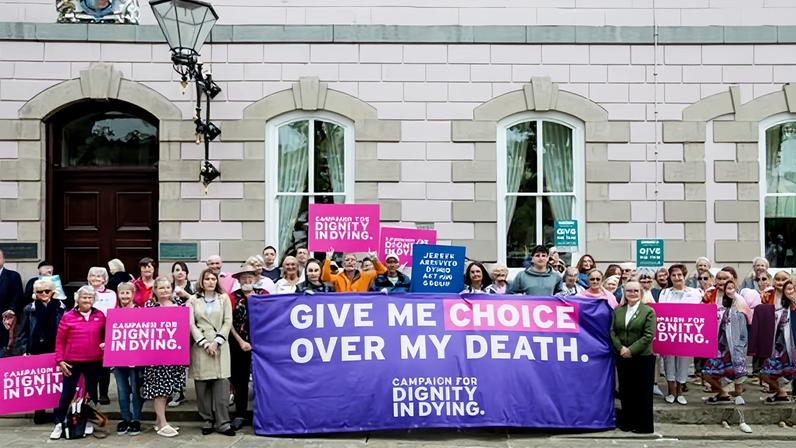 Jersey aprova lei que legaliza morte assistida para adultos terminais