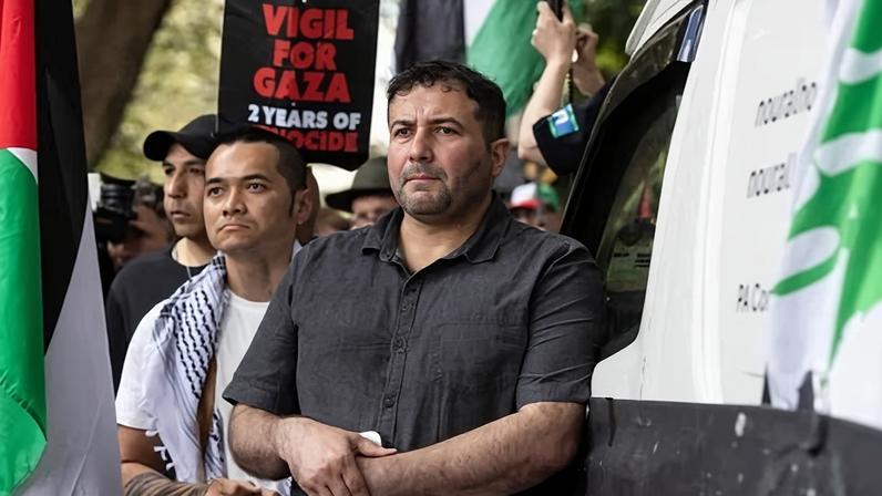 Shamikh Badra, right, says Australia should not be ‘rolling out the red carpet’ for Israeli president Isaac Herzog.