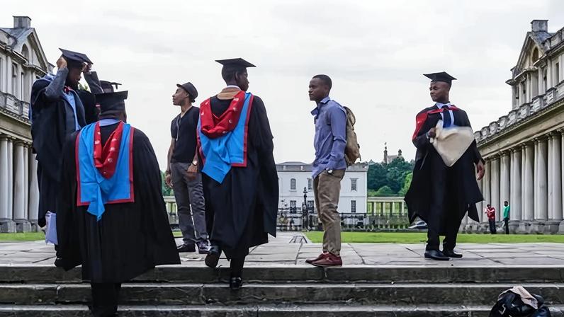 Greenwich e Kent anunciam fusão para a primeira superuniversidade do Reino Unido