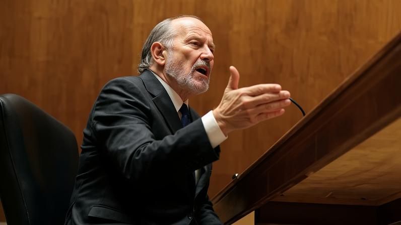 Secretário de Comércio dos EUA diz ter almoçado com Epstein em ilha particular