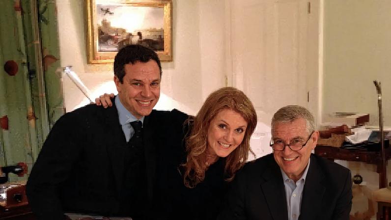 Assessor de Andrew manteve laços com Epstein até o fim