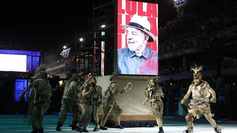 Prefeito que decretou feriado após vitória no Carnaval do Rio é revelado