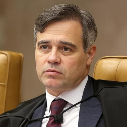 Mendonça tenta segurar touro do caso Master pela unha