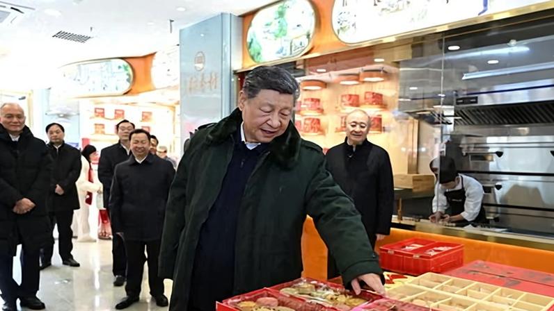 Padaria de Pequim lotada de compradores após visita de Xi Jinping