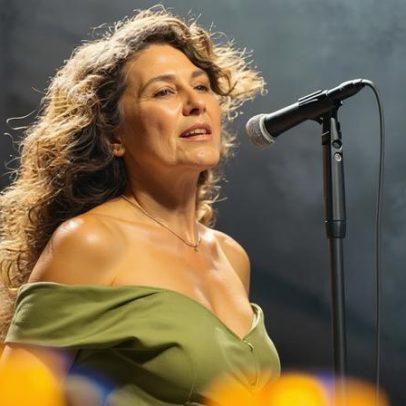 Manchester celebra seus primeiros Brit Awards com atmosfera marcante