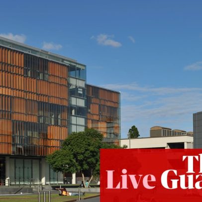 Racismo sistêmico em universidades australianas; Taylor rejeita política migratória