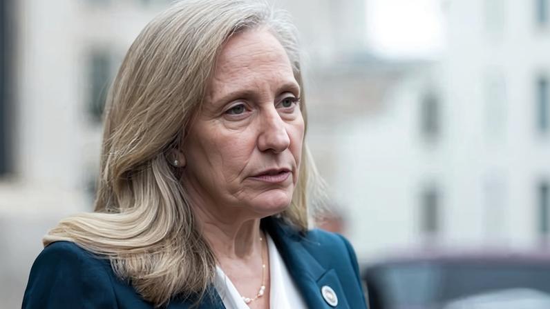 Spanberger fará resposta democrata ao discurso do Estado da União de Trump