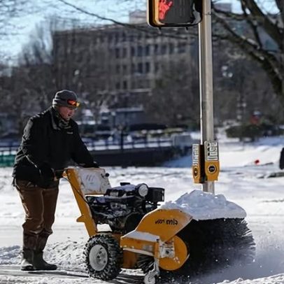 Ciclone-bomba provoca queda de temperatura e neve em milhões nos EUA