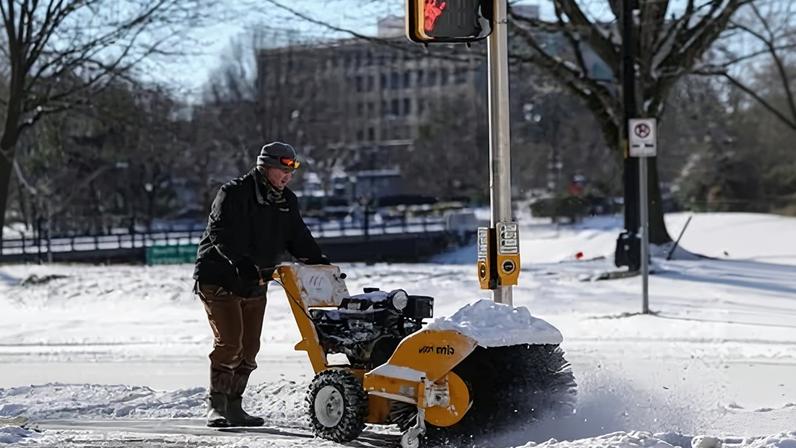 Ciclone-bomba provoca queda de temperatura e neve em milhões nos EUA