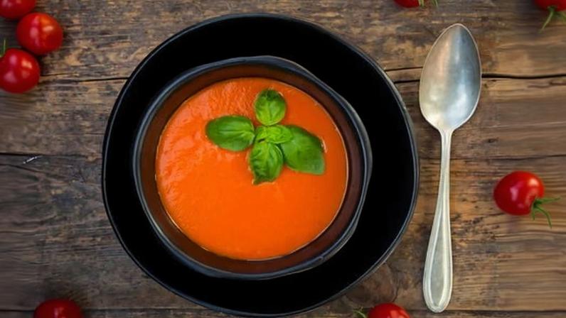 Quase um quarto das sopas vendidas no Reino Unido têm sal excessivo, diz estudo