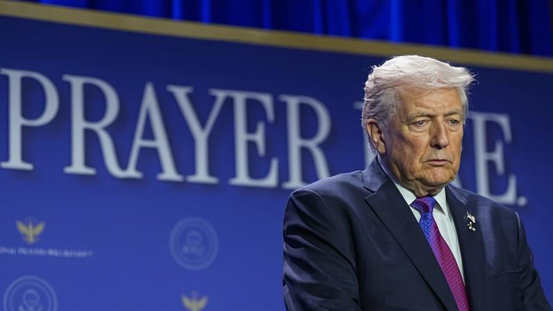 Republicanos e evangélicos de direita apoiando Trump formam pacto