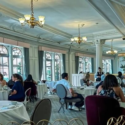 Harrods enfrenta ação por cobrança de £1 que não vai para funcionários