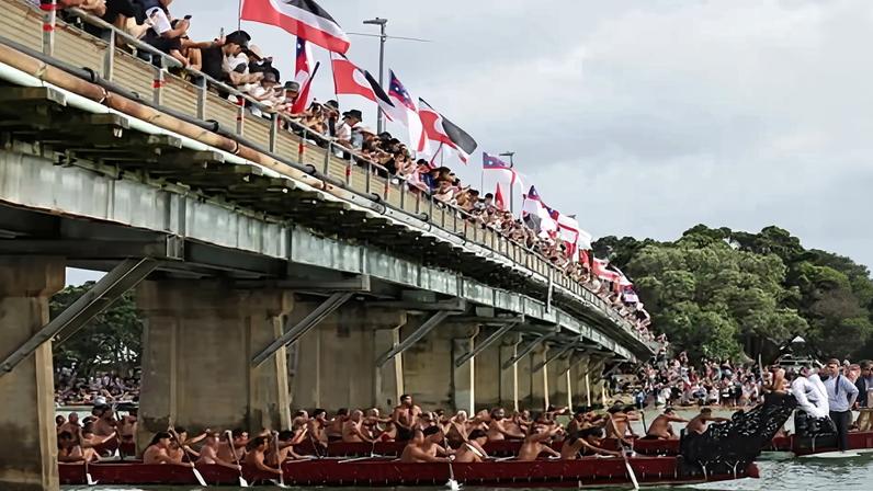 Maori recebem o primeiro-ministro da Nova Zelândia com indiferença em Waitangi