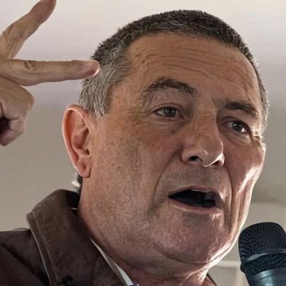 Grupos pressionam polícia para prender general que acompanha presidente de Israel